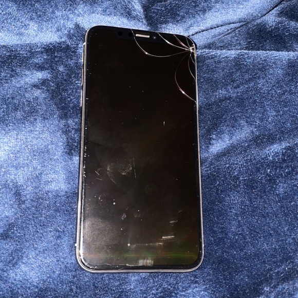 iPhone X - Picture 2 of 6